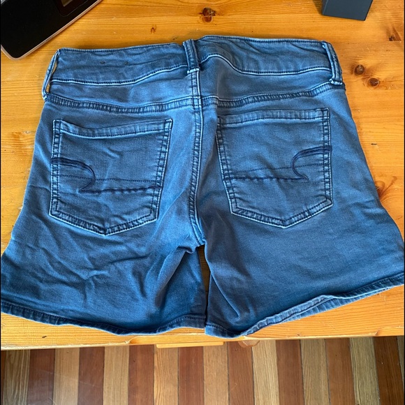 AE shorts - Picture 2 of 2